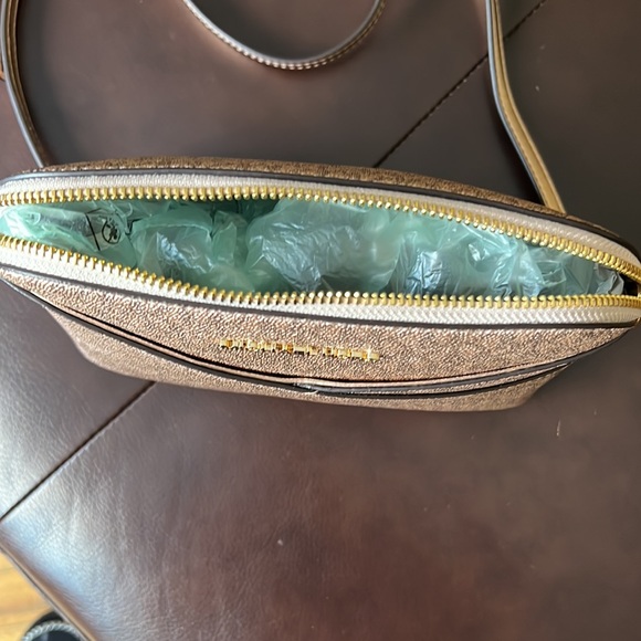 Michael Kors Medium Dome Crossbody Bag Rose Gold - Picture 7 of 16